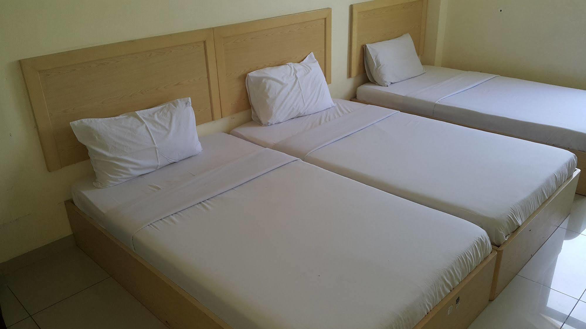 OYO 301 River Inn Hotel Butterworth Eksteriør bilde
