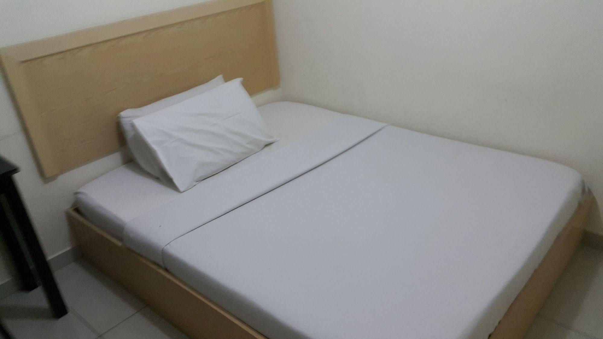 OYO 301 River Inn Hotel Butterworth Eksteriør bilde