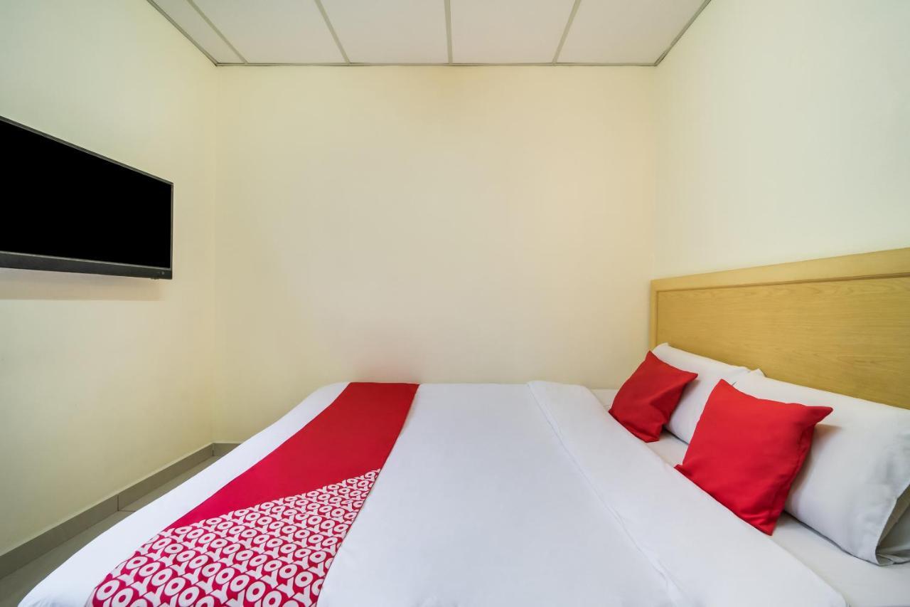 OYO 301 River Inn Hotel Butterworth Eksteriør bilde