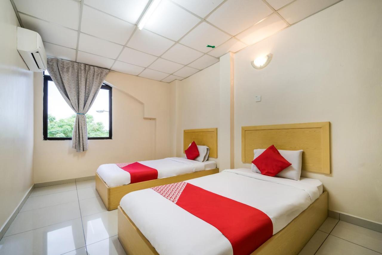 OYO 301 River Inn Hotel Butterworth Eksteriør bilde