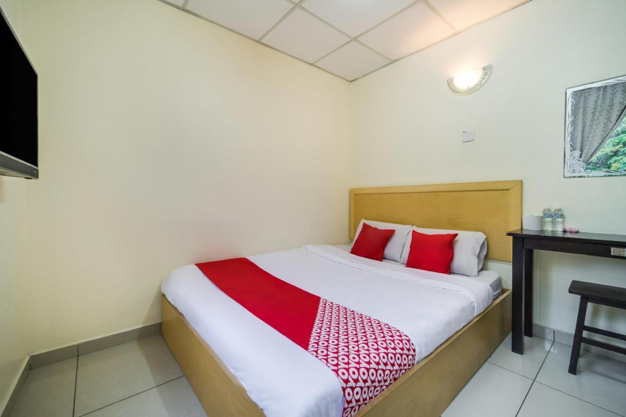 OYO 301 River Inn Hotel Butterworth Eksteriør bilde